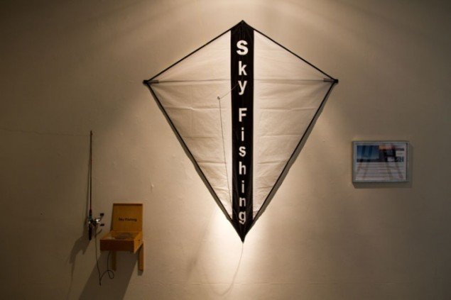 Atsushi Nishijima: Sky Fishing. Sound Kite Project. Foto: Museet for Samtidskunst, 2011