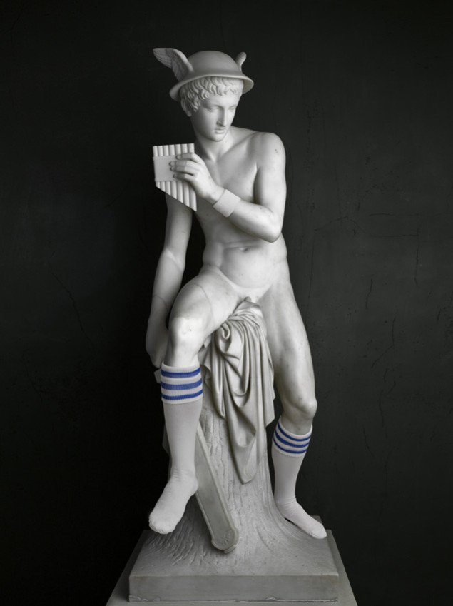 Elmgreen & Dragset: Mercury (Socks), 2009. Foto: Galleri Nicolai Wallner.