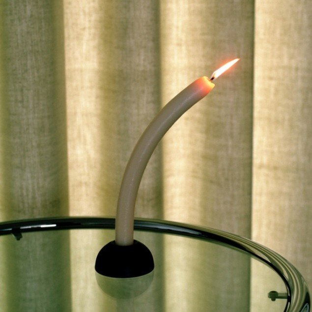 Bent candle, 2012. Pressefoto.