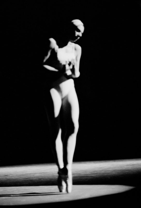 John R. Johsens første balletbillede - af en danserinde hos Maurice Béjart i Avignon Le Ballet du XXe siècle, 1967