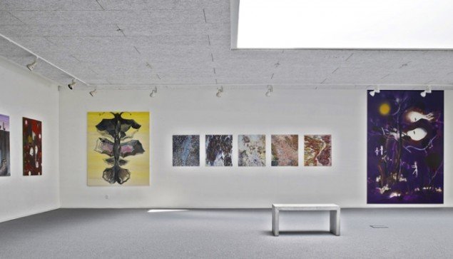 Udstillingsview fra Double Butterfly, Myrrapollen og Den usynlige kat, Vestjyllands Kunstpavillon. Foto: merrild photography