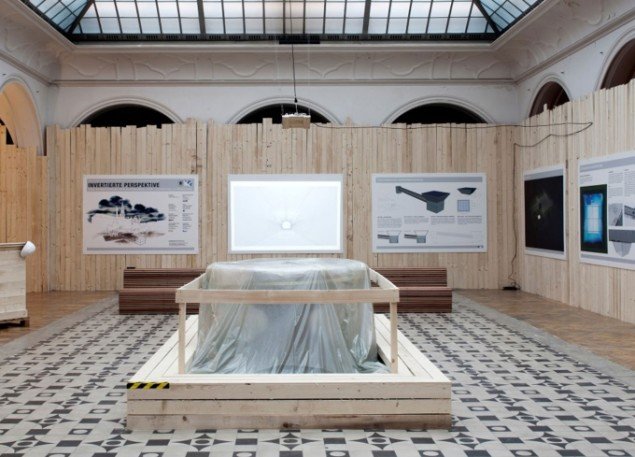 Inverted Perspective, installationsbillede fra udstillingen A Space Called Public, Namill 2013, München. Foto: Mads Thomsen.