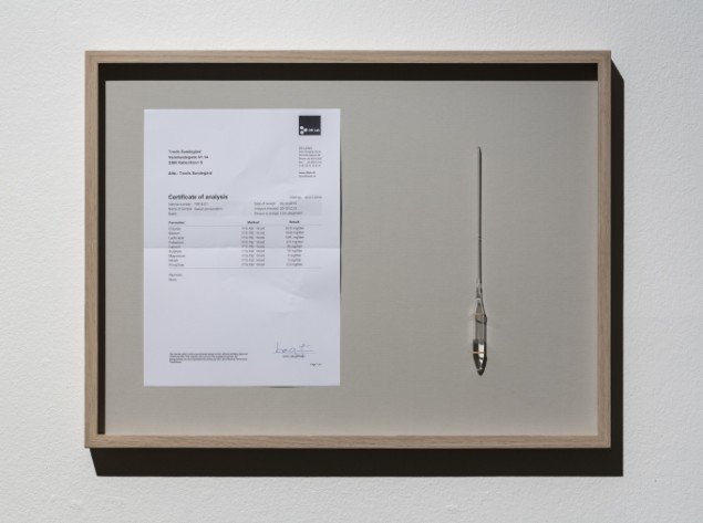Troels Sandegård: Self-Portrait, Respiration and Perspiration, 2014. Detail. glass frame, certificate, liquid example. Foto: Anders Sune Berg