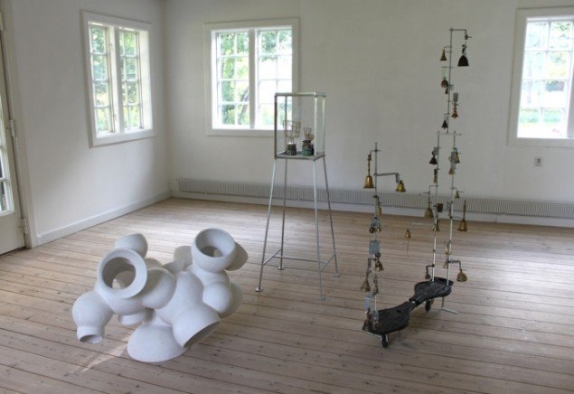 Installationsview fra udstillingen Mellemværender. Foto: Line Kjær.