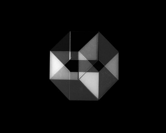 Emil Salto: Hypercube (the 4th dimension), 2011. Foto: Scan