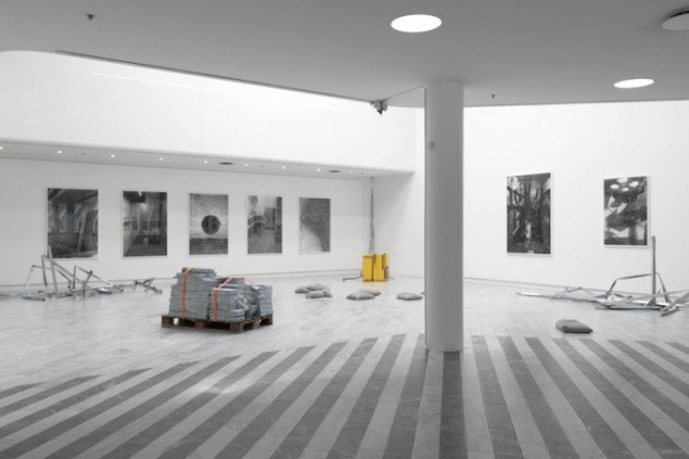 Installationsview fra udstillingen Hauntings, Tranen, Gentofte Hovedbibliotek, 2015. Foto: Asbjørn Skou