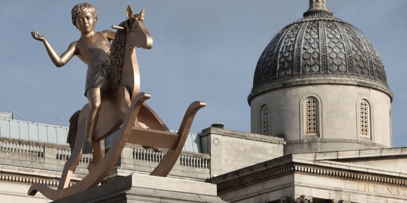 Elmgreen & Dragset skulptur indviet i London