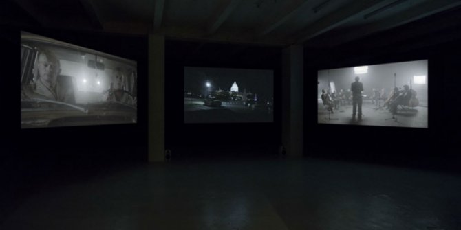 Søren Thilo Funder: Swerve (You’re Gonna Die Up There), 2016. 3-sporet videoinstallation. Foto: Anders Sune Berg