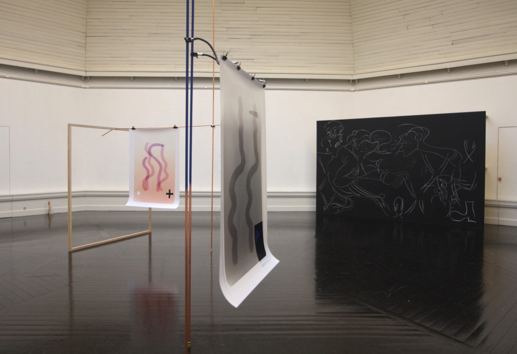 Marianne Vierø har til udstillingen sammenstillet en række værker under titlen Glyph, 2016. Her undersøges digitaliserede penselstrøg, der minder om et menneskeligt udtryk. Foto: Anne Thomasen