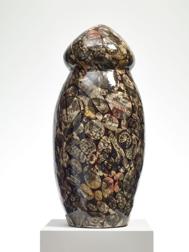 Grayson Perry: Object in foreground, 2016. Courtesy: Kunstneren og Victoria Miro, London
