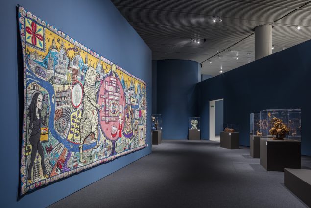 Grayson Perry: Hold Your Beliefs Lightly, installationsview ARoS 2016. Foto: Anders Sune Berg