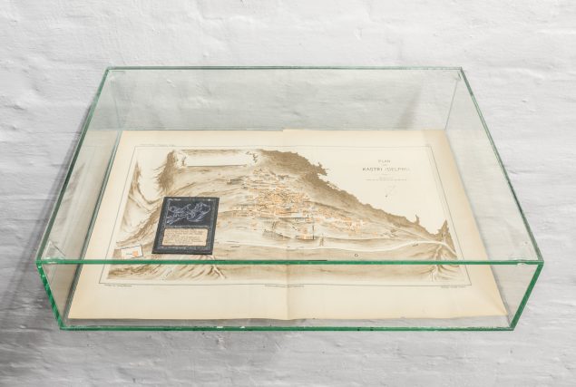 Detaljebillede af Christan Bang Jensen: Souvenirs d’Enfance et de Jeunesse, 2016. Archaeological map, collectible card. Foto: David Stjernholm