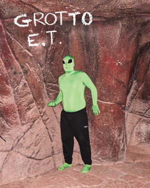 Kristoffer Akselbo: Grotto E. T. (Extinct Tree)